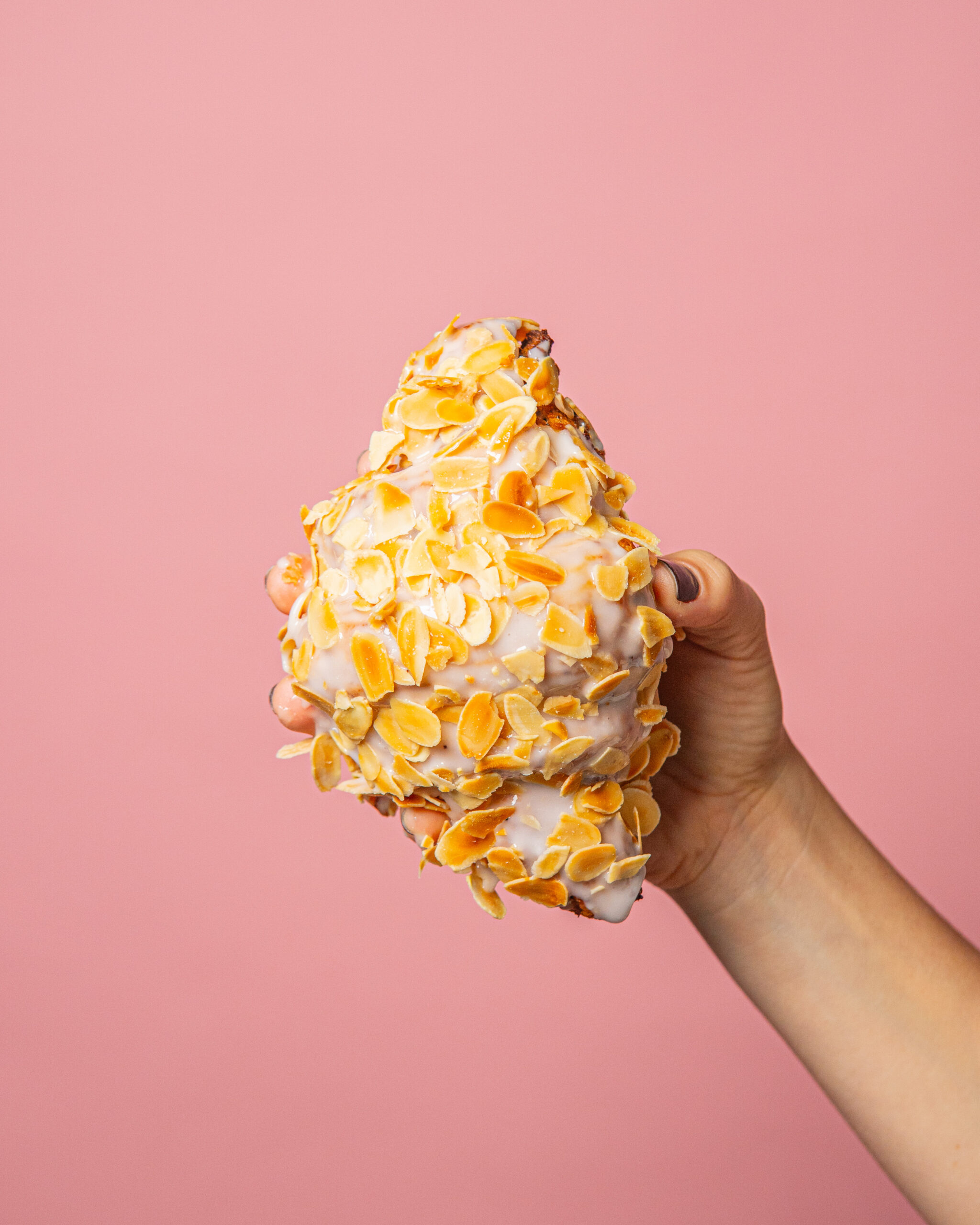 Rogal z białym makiem