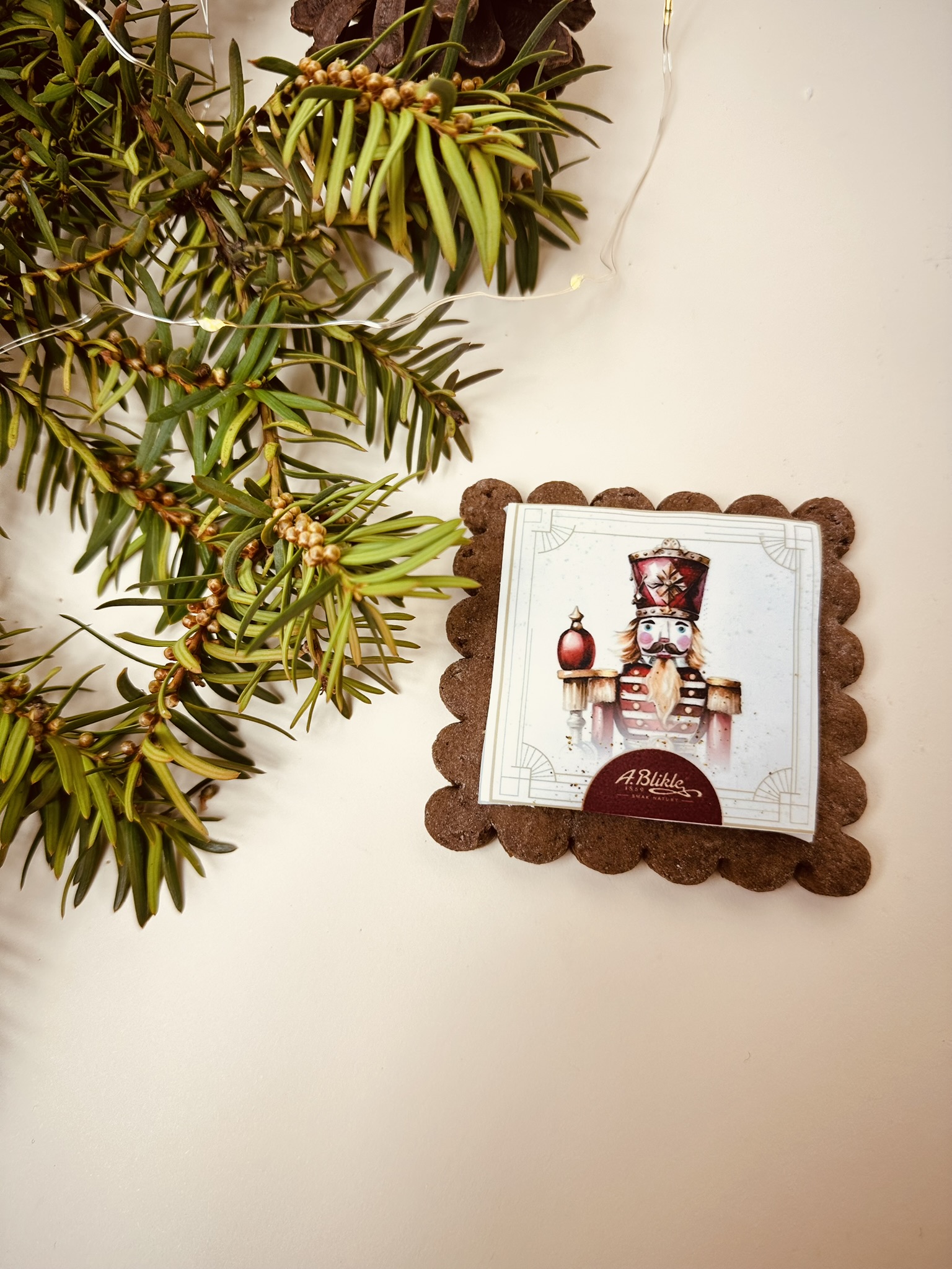 PIERNICZEK DZIADEK DO ORZECHÓW